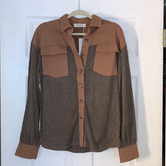 Free Your Heart Apparel Oversized button up Shacket - Picture 1 of 2